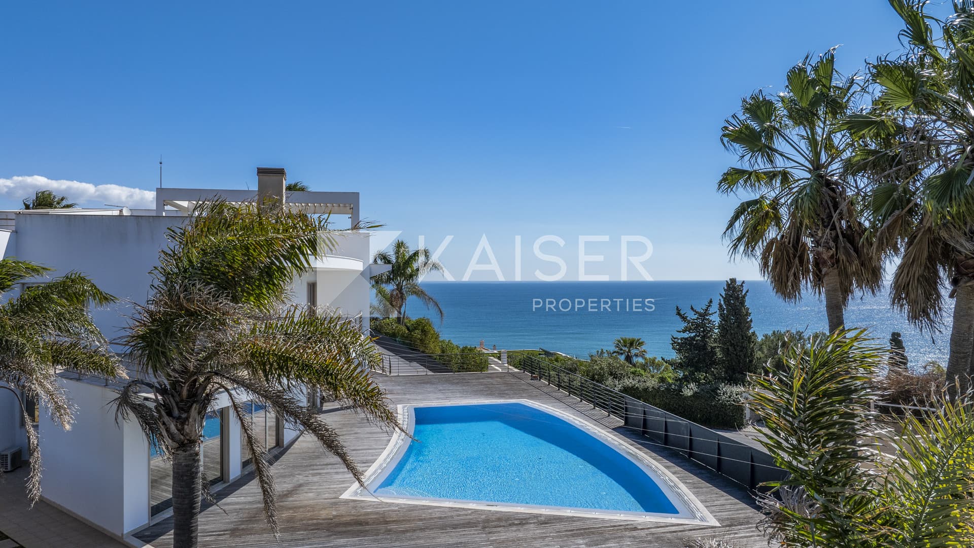 Modern 5-bedroom villa with fabulous sea views