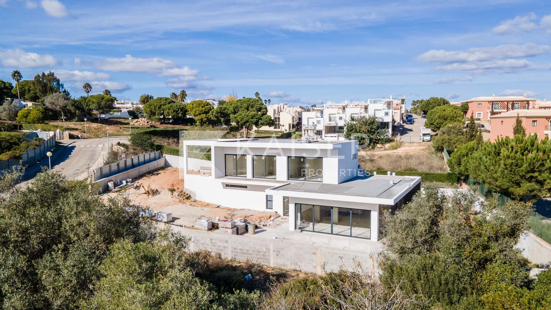 Modern 4-bedroom villa, new construction